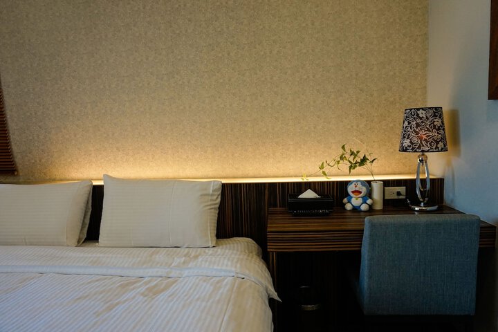 Room 11 of 53