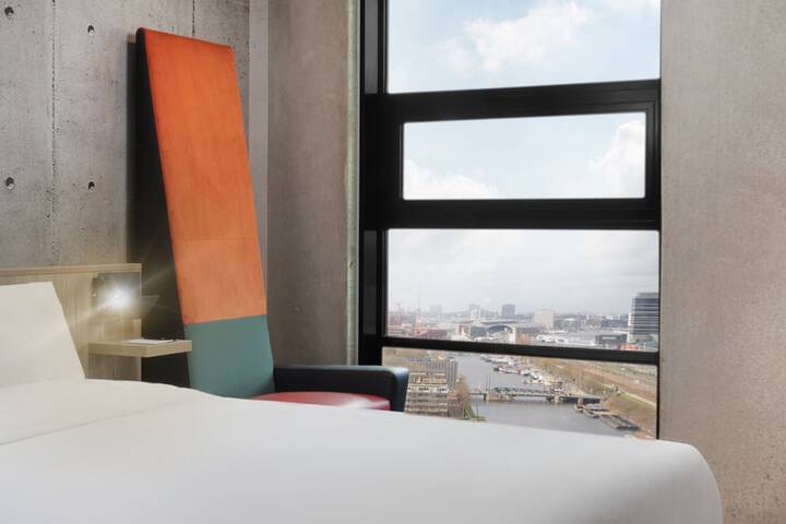 Room 2 of 50