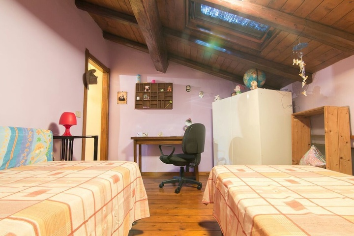 Room 4 of 15