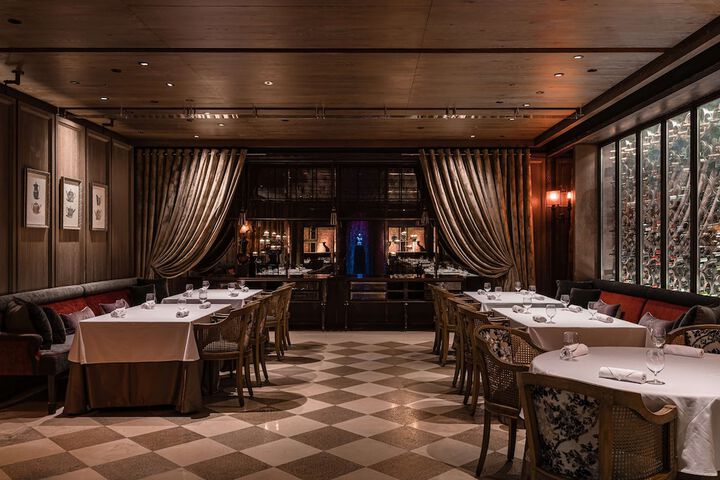 Dining 90 of 133