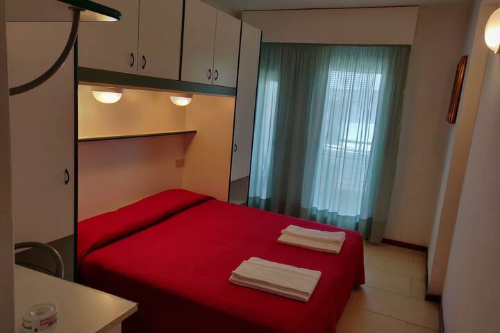 Room 15 of 42