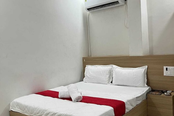 Room 2 of 34