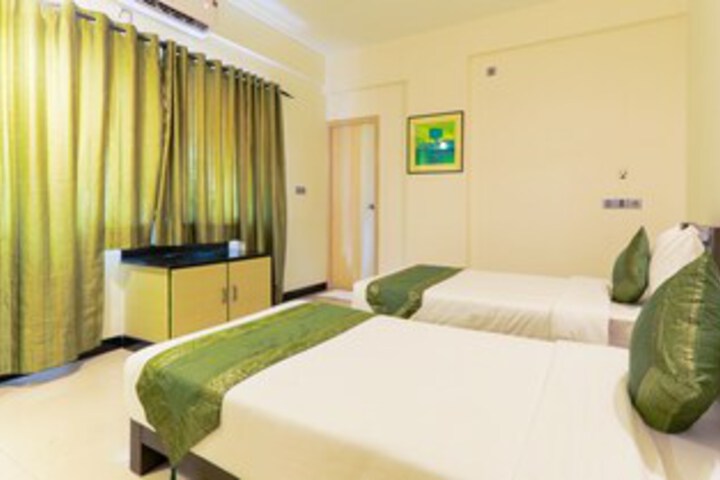Room 13 of 40