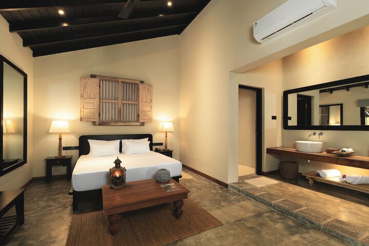 Room 4 of 31