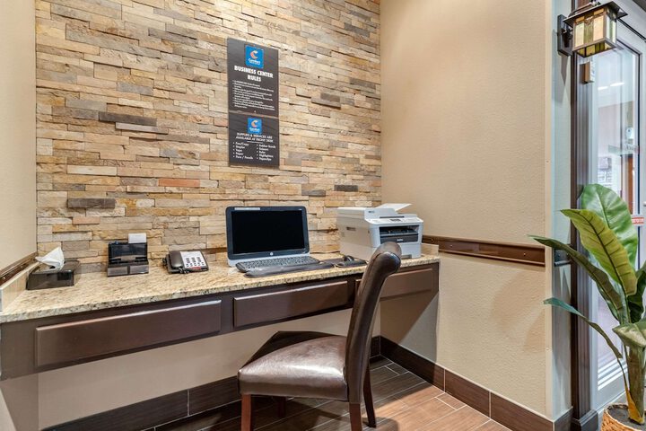 Business Center 39 of 41