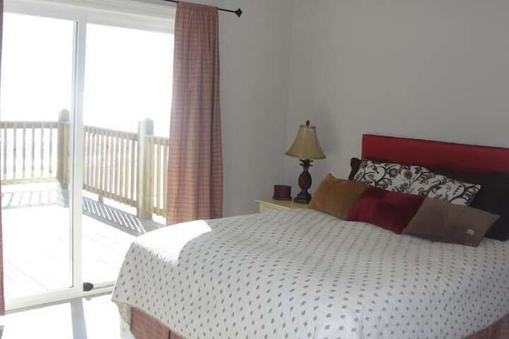 Room 2 of 32