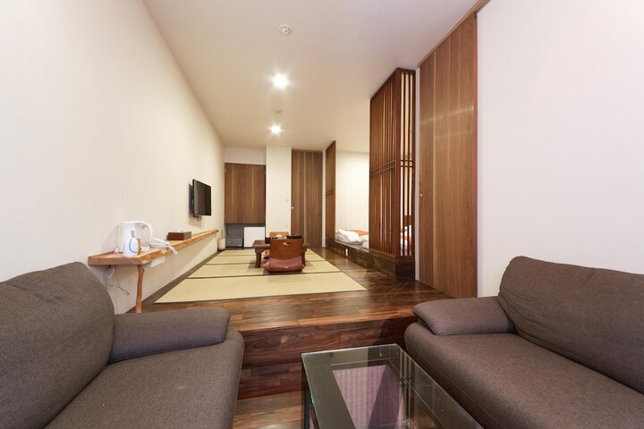 Room 15 of 43