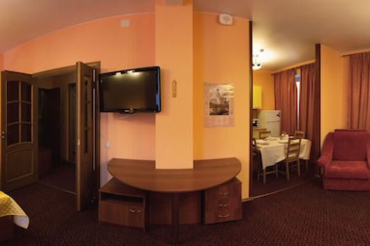 Room 3 of 40