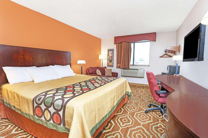 1 Queen Bed Mobility Accessible (1 of 10)