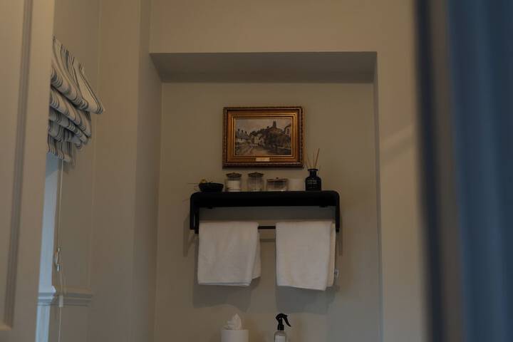 Room 66 of 100