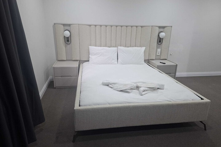 Room 12 of 21