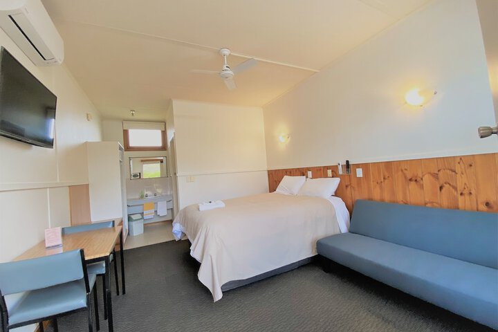 Room 3 of 34