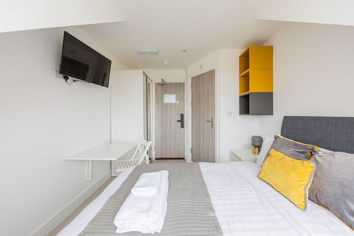 Room 38 of 65