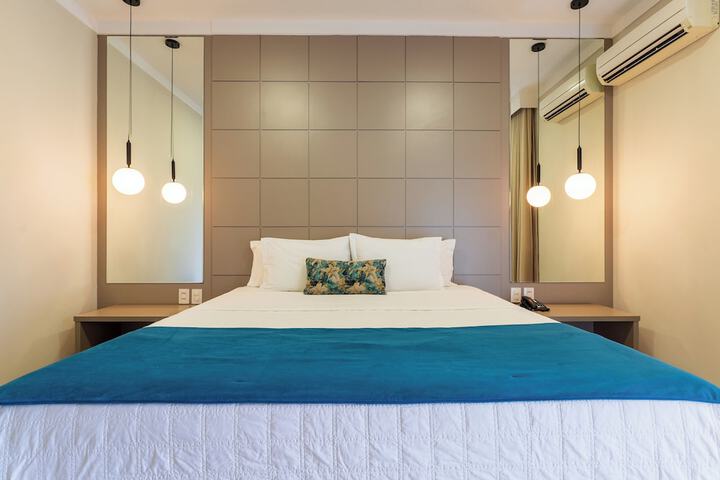 Room 32 of 103