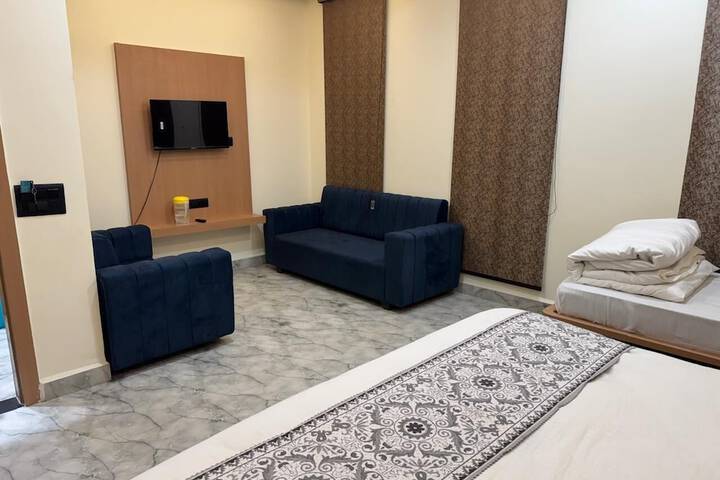 Room 3 of 31
