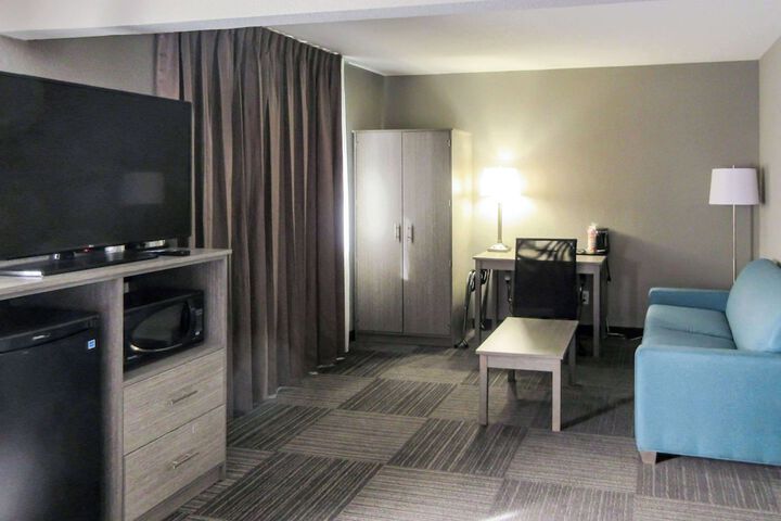 1 Double Bed Accessible (33 of 44)
