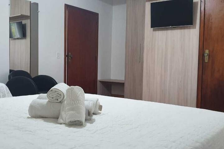 Room 4 of 32