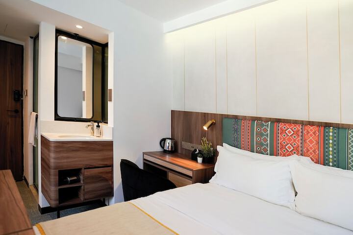 Room 38 of 61