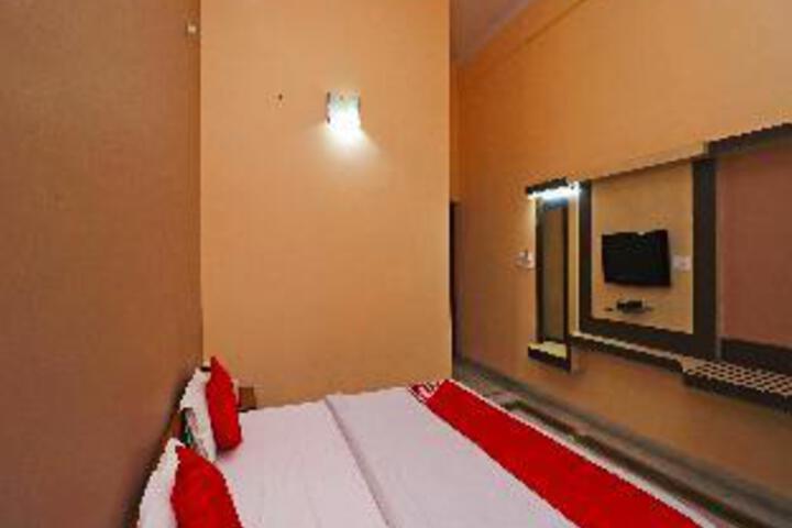 OYO 42218 Hotel Maruti Mandapam