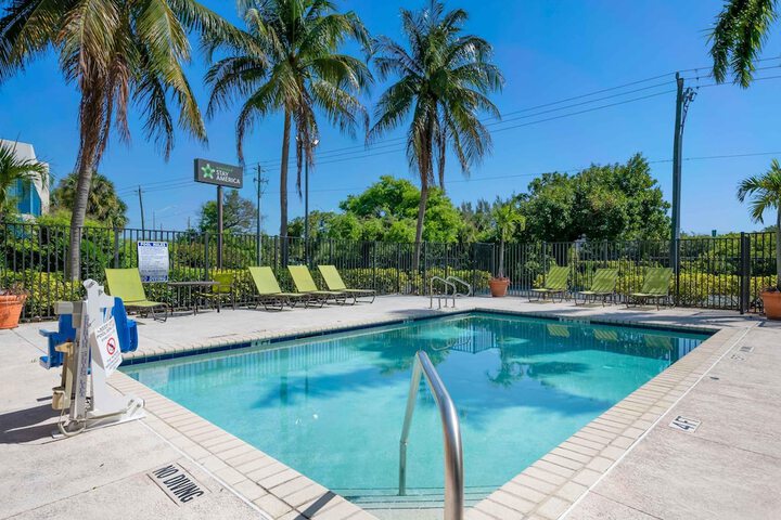 Pool 13 of 21