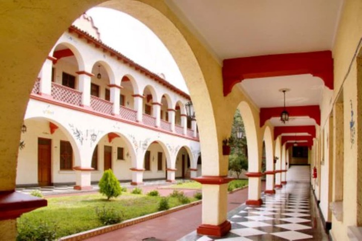 Ballroom/Hall 15 of 20