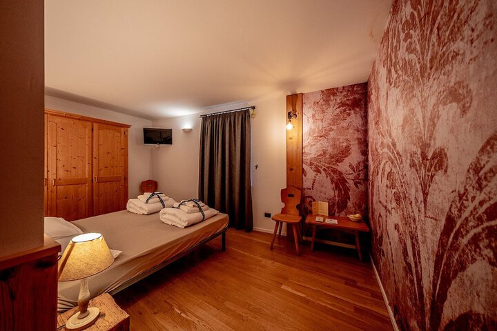 Room 12 of 38