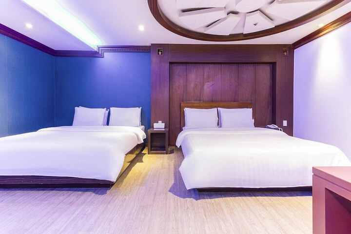 Room 10 of 44