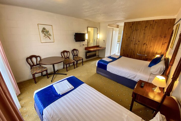 Room 4 of 58