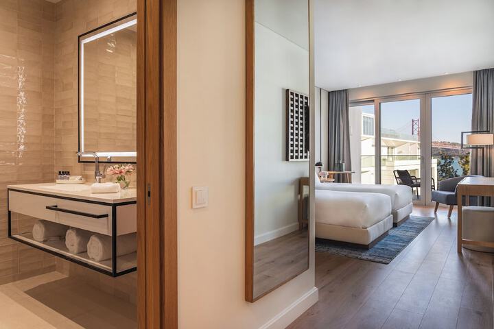 Room 10 of 140