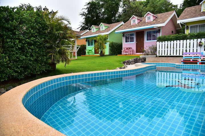 Pool 31 of 37