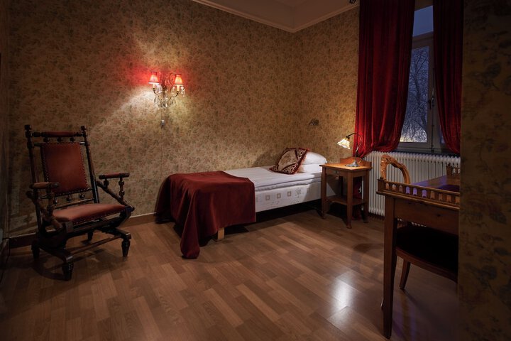 Room 26 of 48