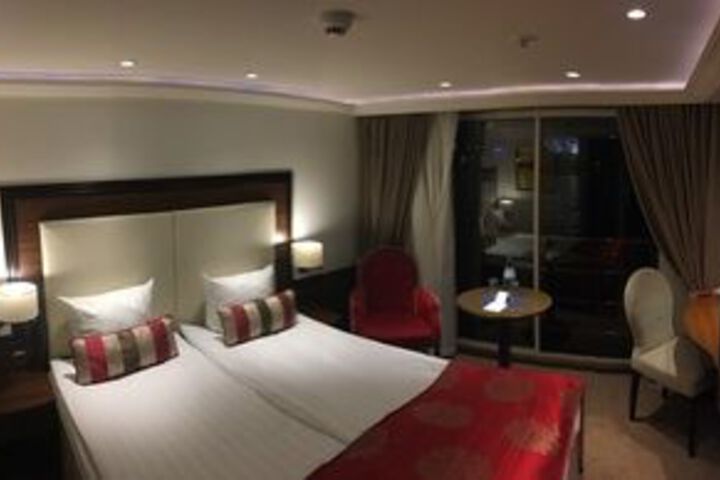 Room 53 of 80