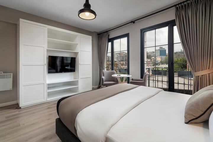 Room 16 of 35