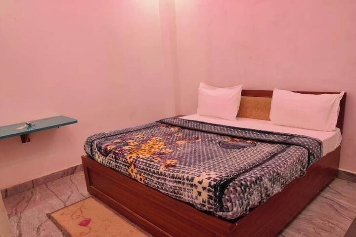 Room 3 of 16