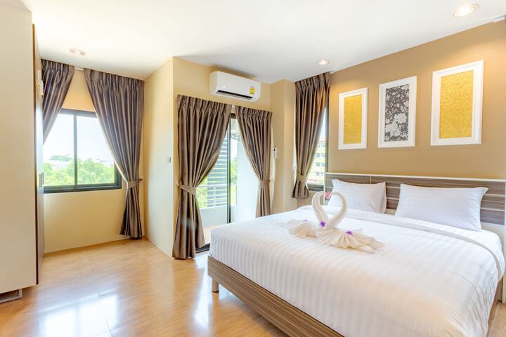 Room 9 of 39