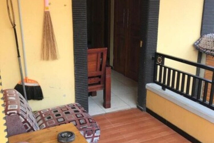 Room 6 of 11