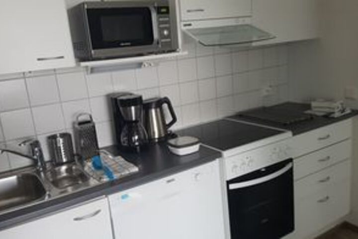 Room 7 of 12