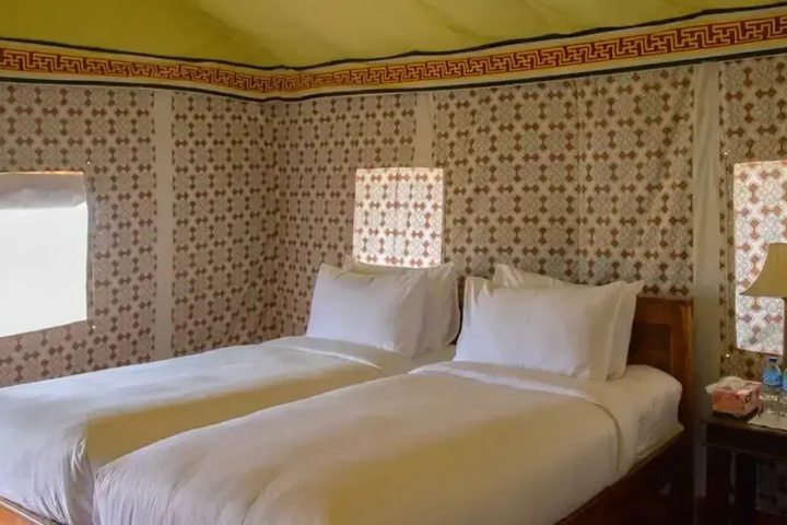 Room 5 of 14