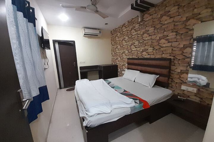 Room 12 of 43