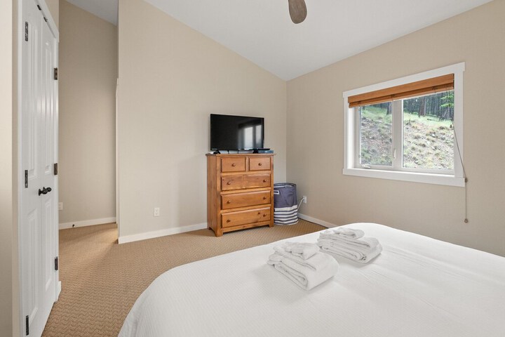 Room 40 of 543