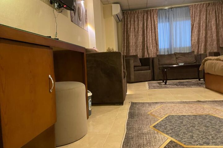 Room 15 of 32