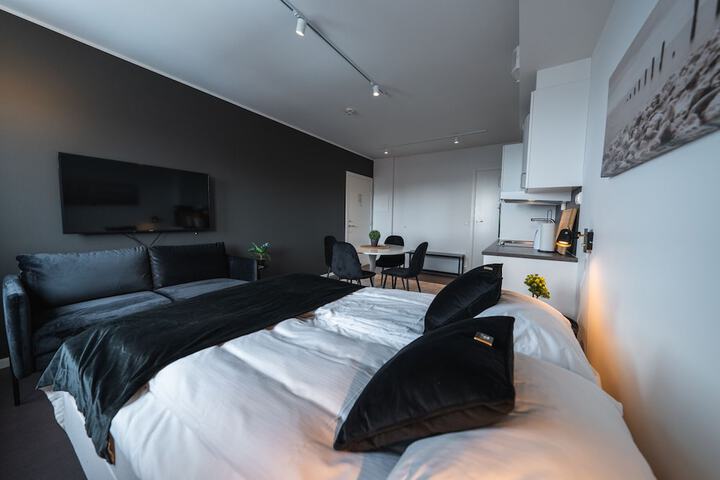 Room 8 of 37