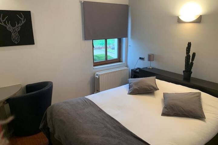 Room 8 of 30