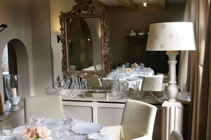 Dining 44 of 110