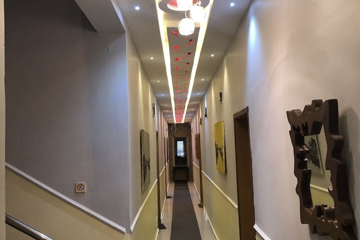 Ballroom/Hall 268 of 288