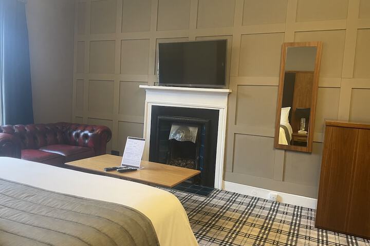 Room 6 of 35