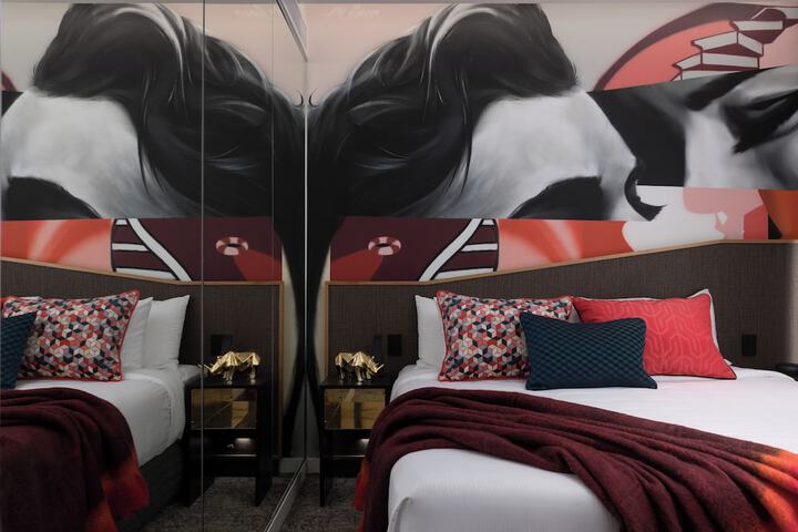 Room 31 of 60