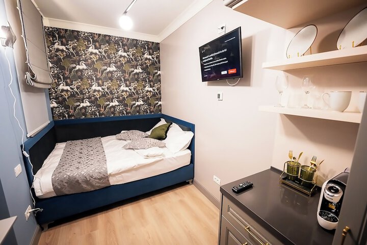 Room 17 of 32