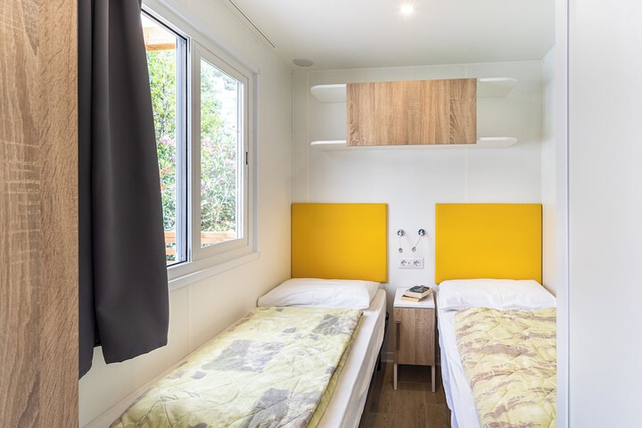 Room 3 of 89