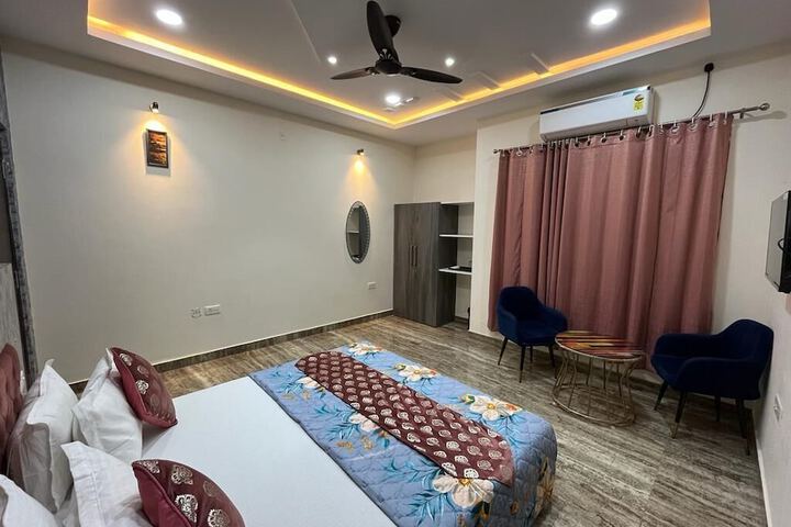Room 13 of 29